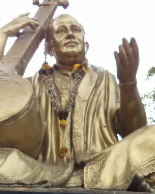 ఘంటసాల వెంకటేశ్వరరావు విగ్రహం, విజయవాడ