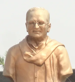 గుమ్మడి వెంకటేశ్వరరావు అర్ధ విగ్రహం, పోతర్లంక