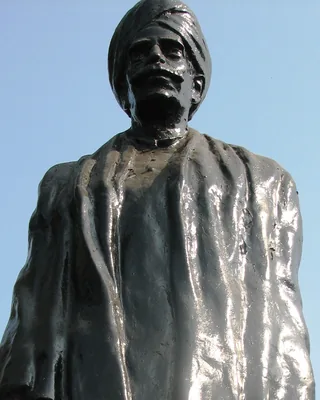 గురజాడ అప్పారావు విగ్రహం, ట్యాంక్ బండ్, హైదరాబాద్