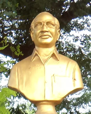 జంధ్యాల అర్ధ విగ్రహం, విజయవాడ
