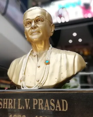 ఎల్.వి.ప్రసాద్ అర్ధ విగ్రహం, హైదరాబాద్