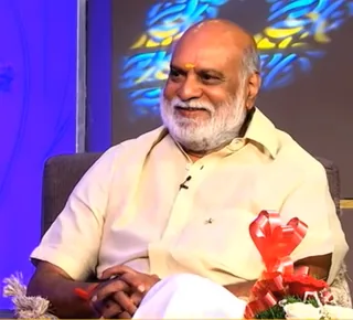 ఒక టీవీ ఇంటర్వ్యూలో కె. రాఘవేంద్రరావు